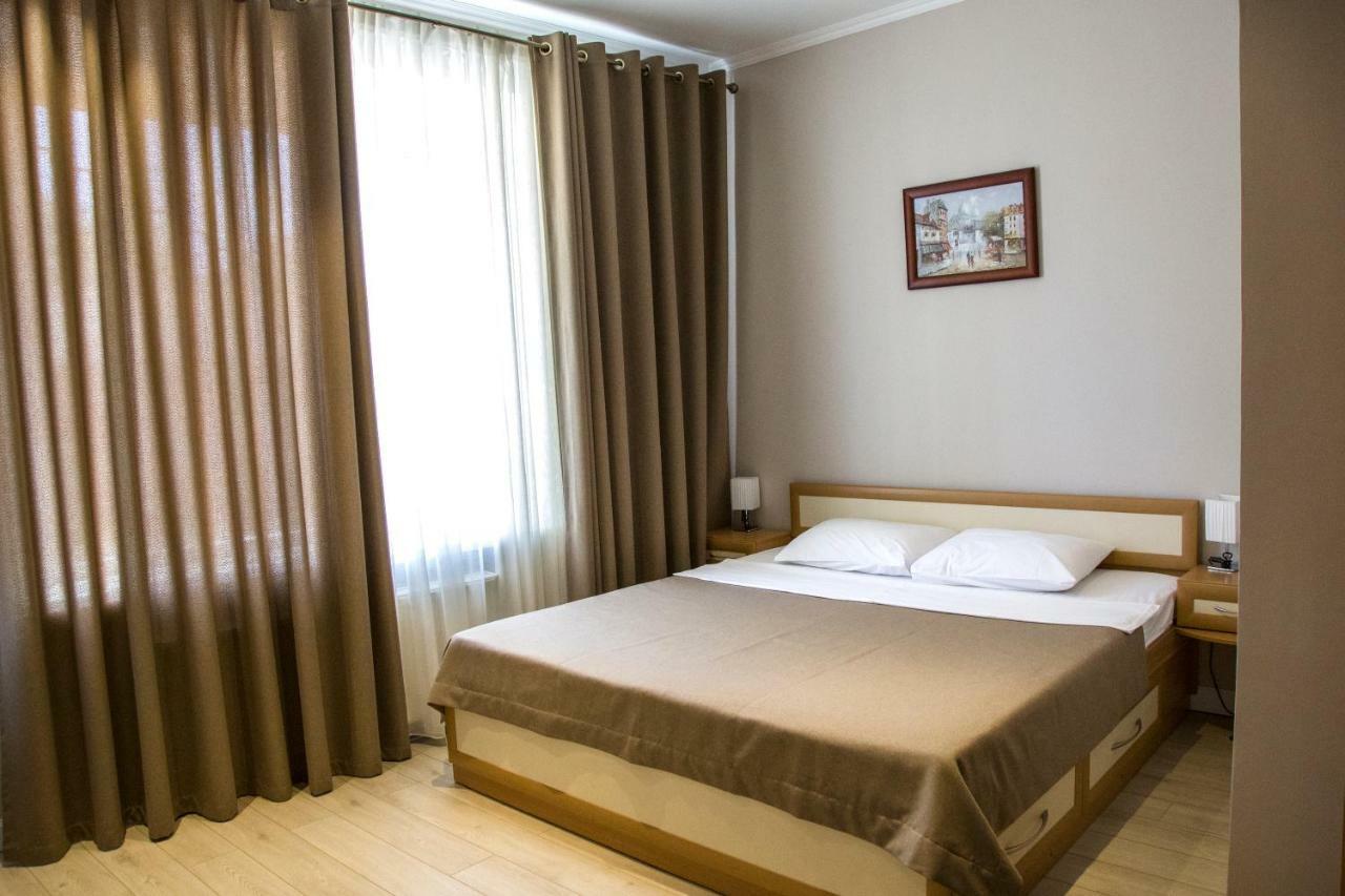 Vip Hotel Izmail Exterior photo
